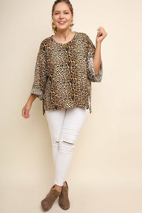 Jaguar Print Cuffed 3/4 Sleeve Top